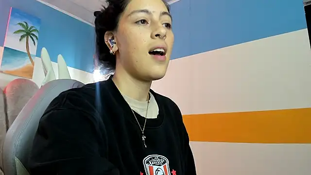 Snapshot of moon_winy chatting on 11/02/25, 12:21 moon winy online show from 11/02/25, 12:21