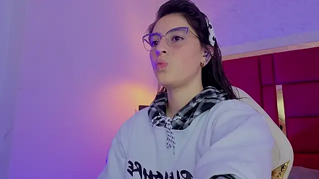 moon winy online show from 04/16/26, 11:33