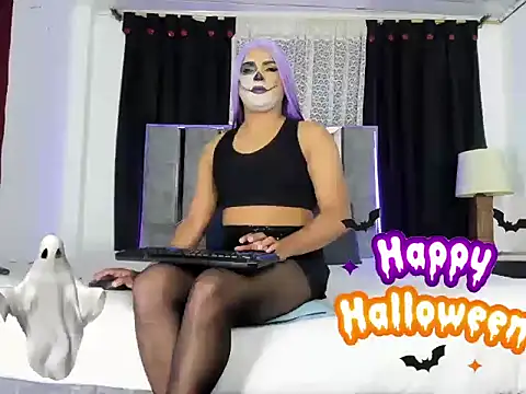 IvettePetit online show from 10/31/25, 12:51