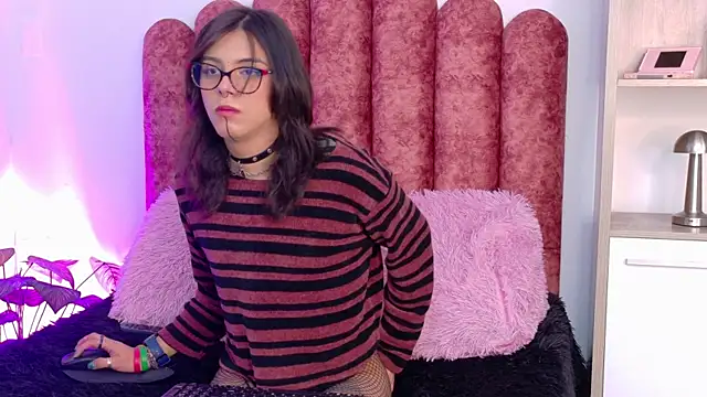 Lullaby Charade online show from 11/24/25, 01:00