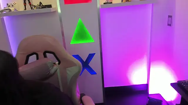 Lullaby Charade online show from 11/12/25, 11:47