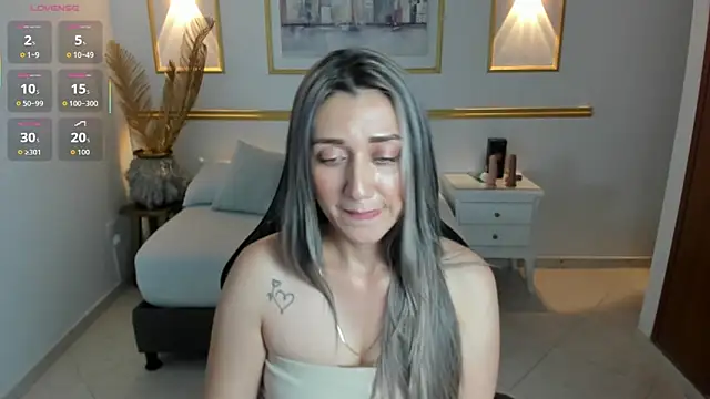 karlyy  online show from 11/24/25, 08:42