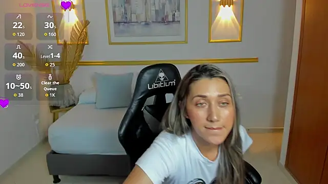 karlyy  online show from 11/20/25, 07:25