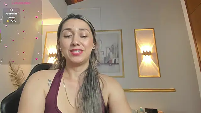 karlyy  online show from 12/02/25, 07:15