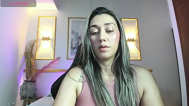 karlyy  online show from 12/17/25, 07:19