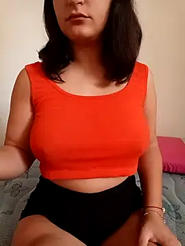 Snapshot of miamia21 chatting on 10/17/25, 12:07 miamia21 online show from 10/17/25, 12:07