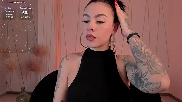 Snapshot of ChristineFord_ chatting on 11/27/25, 11:54 ChristineFord online show from 11/27/25, 11:54