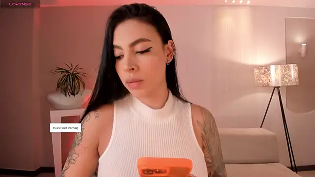 Snapshot of ChristineFord_ chatting on 05/05/26, 11:13 ChristineFord online show from 05/05/26, 11:13