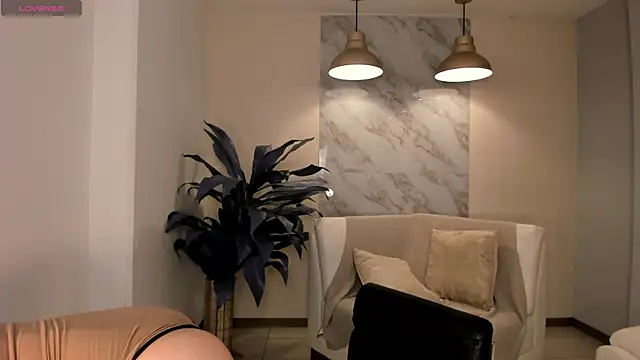 AnnieMonroe1 online show from 11/27/25, 12:16