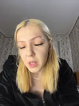 AlexandraXKitty online show from 03/03/26, 09:22