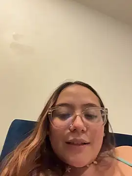 Red Lola  online show from 12/15/25, 01:00