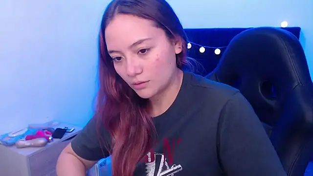 Red Lola  online show from 11/02/25, 02:33