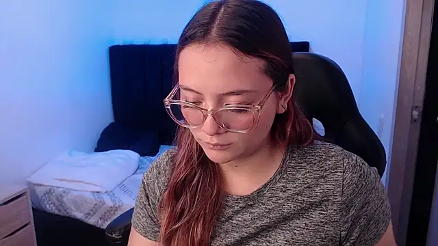 Red Lola  online show from 11/05/25, 01:58