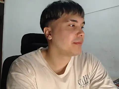 Snapshot of CuteAlexBoy chatting on 05/11/26, 06:49 CuteAlexBoy online show from 05/11/26, 06:49