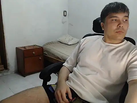 Snapshot of CuteAlexBoy chatting on 04/08/26, 08:54 CuteAlexBoy online show from 04/08/26, 08:54