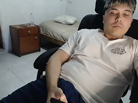 Snapshot of CuteAlexBoy chatting on 05/15/26, 10:52 CuteAlexBoy online show from 05/15/26, 10:52