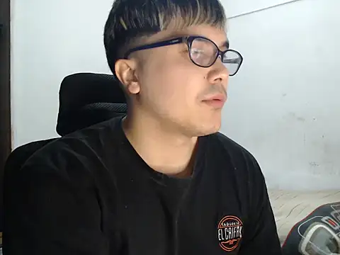 Snapshot of CuteAlexBoy chatting on 05/08/26, 10:13 CuteAlexBoy online show from 05/08/26, 10:13