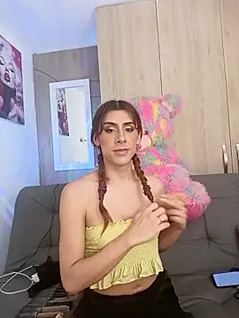 Snapshot of Ariadnne16 chatting on 11/11/25, 02:56 Ariadnne16 online show from 11/11/25, 02:56