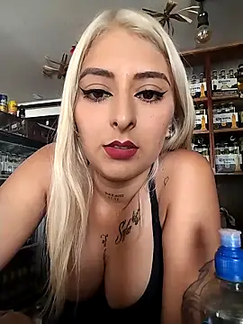 Snapshot of catalella16 chatting on 12/20/25, 04:21 catalella16 online show from 12/20/25, 04:21