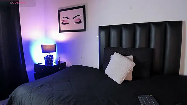 MelanieKimm online show from 11/25/25, 06:19