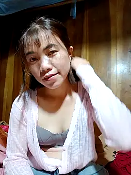 Snapshot of omai-ngot chatting on 10/17/25, 01:02 omai-ngot online show from 10/17/25, 01:02