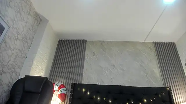 camila  bouzas online show from 12/16/25, 07:51