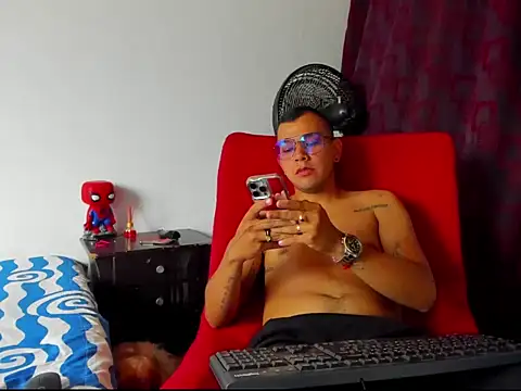 Snapshot of kelvin_276 chatting on 10/28/25, 05:56 kelvin 276 online show from 10/28/25, 05:56