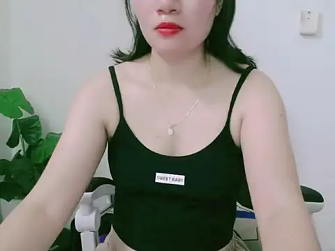 Snapshot of Tinamy chatting on 10/16/25, 04:43 Tinamy online show from 10/16/25, 04:43