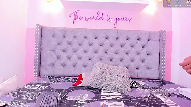 Sophiia 77 online show from 02/03/26, 10:15