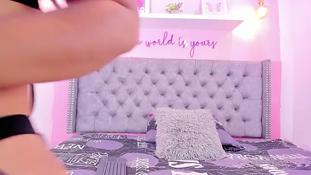 Sophiia 77 online show from 02/04/26, 10:27