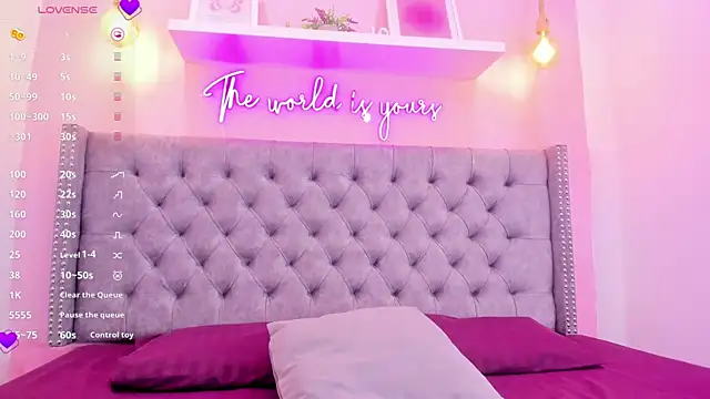 Sophiia 77 online show from 11/28/25, 09:59