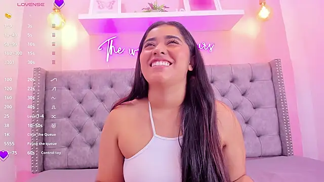 Sophiia 77 online show from 12/19/25, 10:34