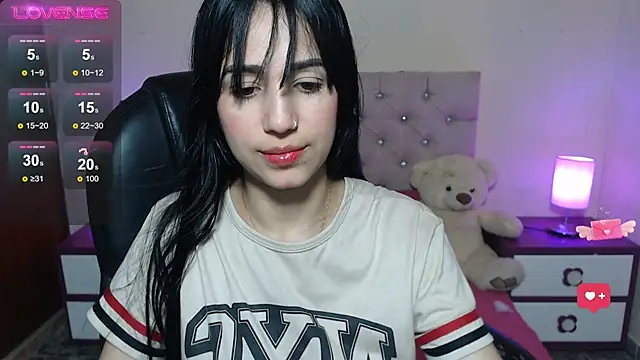 gabyy cute  online show from 11/17/25, 11:31