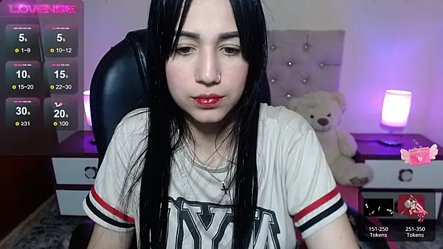 gabyy cute  online show from 11/30/25, 03:07