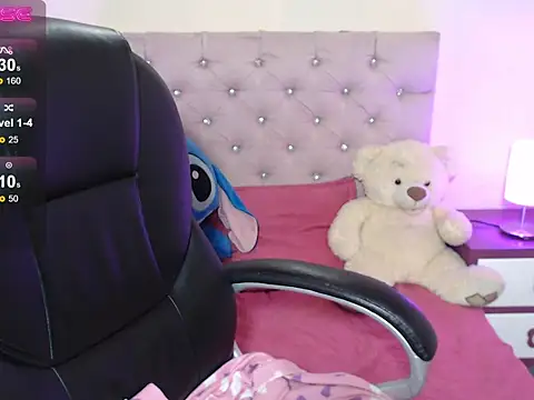 gabyy cute  online show from 10/24/25, 04:00