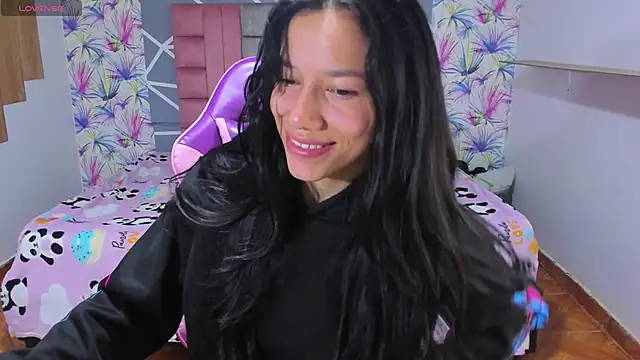 Snapshot of AdelaidaManson18 chatting on 11/26/25, 03:28 AdelaidaManson18 online show from 11/26/25, 03:28