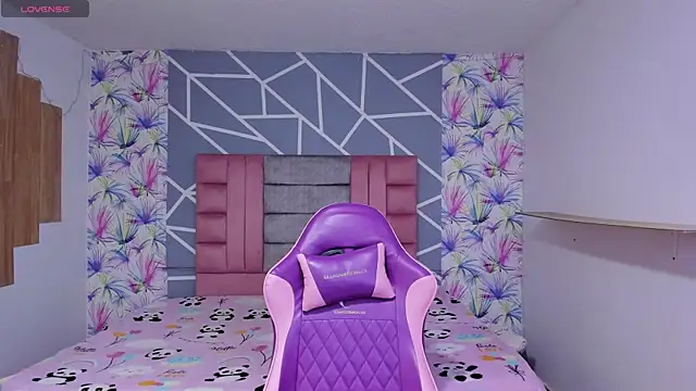 AdelaidaManson18 online show from 01/06/26, 03:21