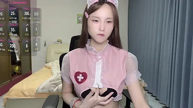 Momo-999 online show from 12/20/25, 02:20