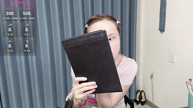 Momo-999 online show from 10/22/25, 05:40