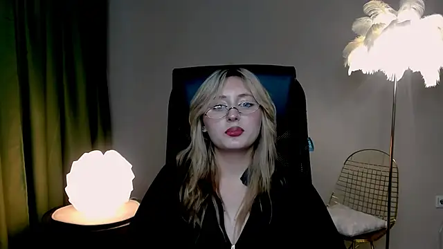 ScarlettScril online show from 10/17/25, 01:35