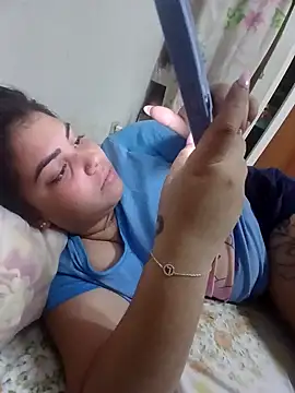 Cubanitaxxx online show from 12/04/25, 07:57