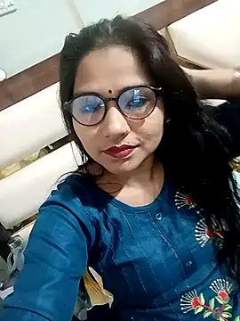 Snapshot of Vanshika1432 chatting on 10/24/25, 04:55 Vanshika1432 online show from 10/24/25, 04:55