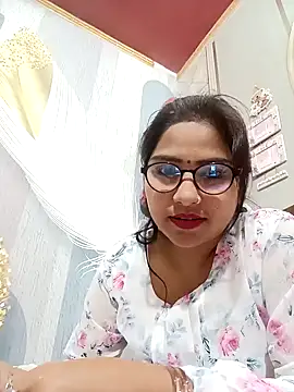 Snapshot of Vanshika1432 chatting on 11/06/25, 05:00 Vanshika1432 online show from 11/06/25, 05:00