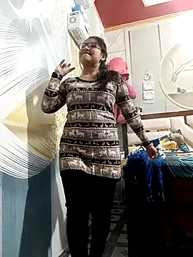 Snapshot of Vanshika1432 chatting on 11/12/25, 07:01 Vanshika1432 online show from 11/12/25, 07:01