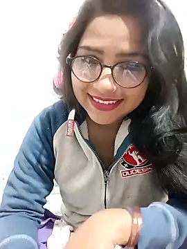 Snapshot of Vanshika1432 chatting on 11/11/25, 05:02 Vanshika1432 online show from 11/11/25, 05:02