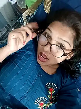 Snapshot of Vanshika1432 chatting on 10/24/25, 05:12 Vanshika1432 online show from 10/24/25, 05:12