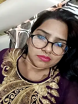 Snapshot of Vanshika1432 chatting on 11/10/25, 04:23 Vanshika1432 online show from 11/10/25, 04:23