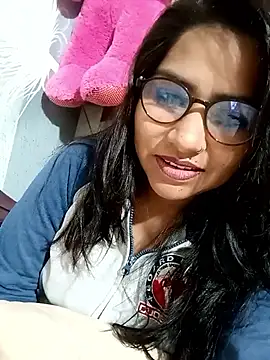 Snapshot of Vanshika1432 chatting on 12/17/25, 05:34 Vanshika1432 online show from 12/17/25, 05:34