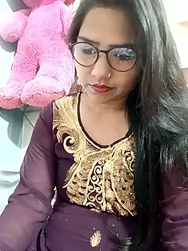 Snapshot of Vanshika1432 chatting on 11/10/25, 04:17 Vanshika1432 online show from 11/10/25, 04:17