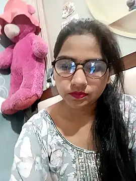 Snapshot of Vanshika1432 chatting on 11/07/25, 06:07 Vanshika1432 online show from 11/07/25, 06:07